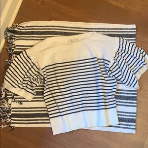 NWOT. Never worn - Vineyard Vines sweater!